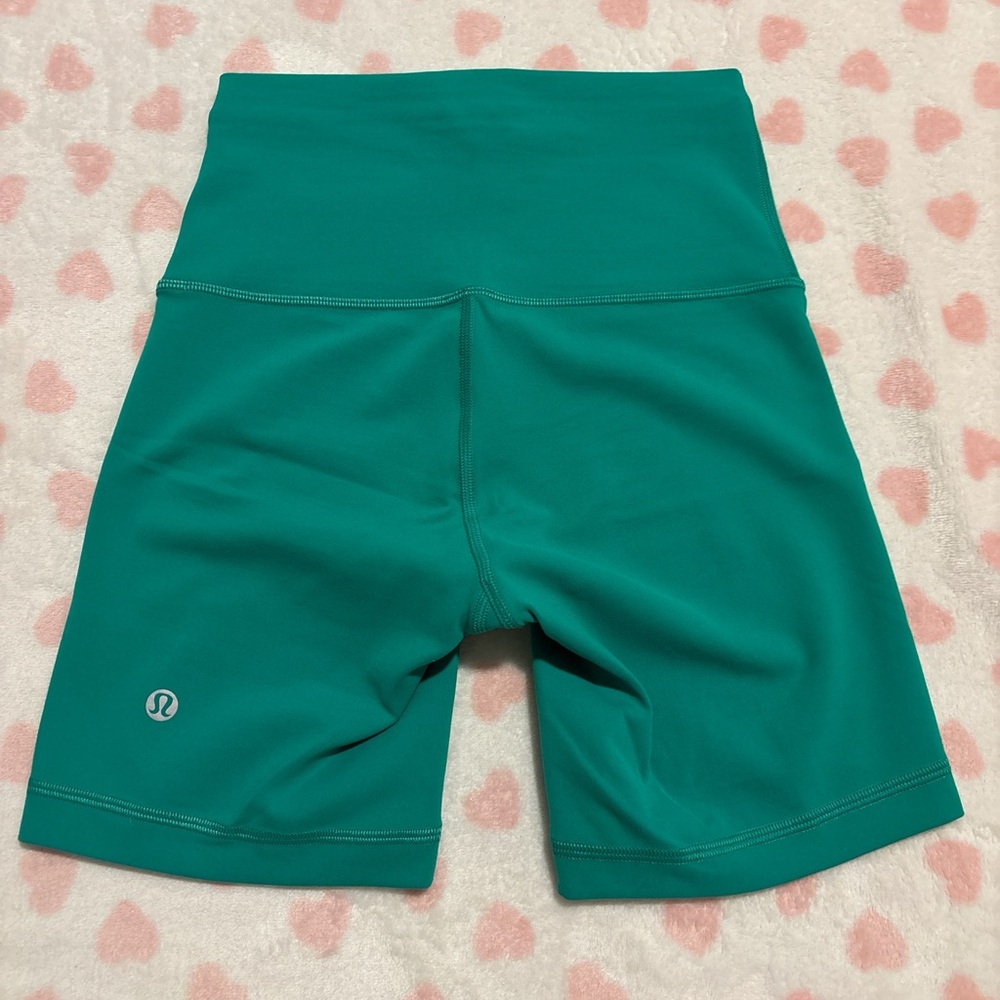 Lululemon Wunder train biker shorts size 2 6” inseam kelly green